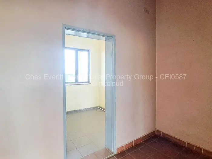 Retail/Shop to Rent in Monavale