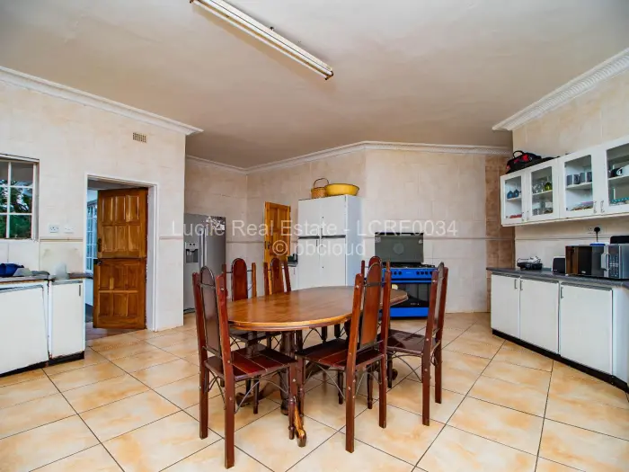 5 Bedroom House for Sale in Borrowdale, Harare