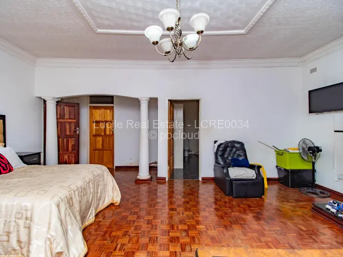 5 Bedroom House for Sale in Borrowdale, Harare