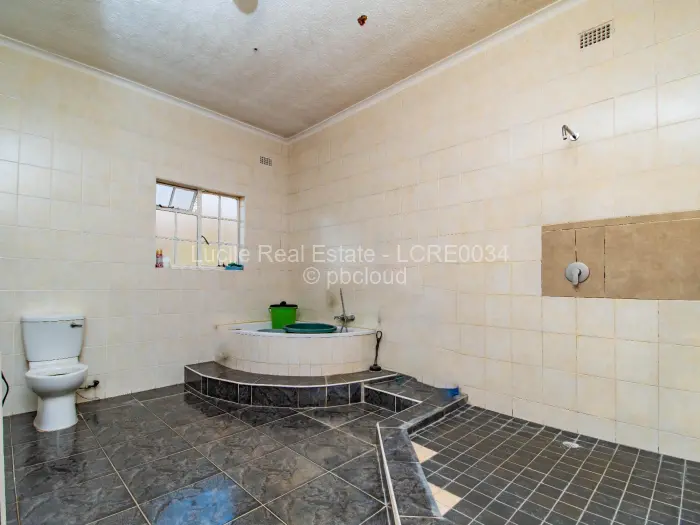 5 Bedroom House for Sale in Borrowdale, Harare