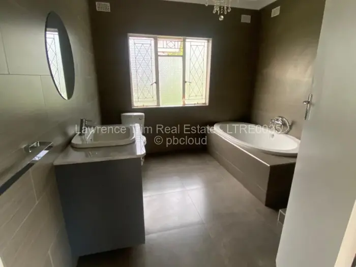 9 Bedroom House for Sale in Gunhill, Harare