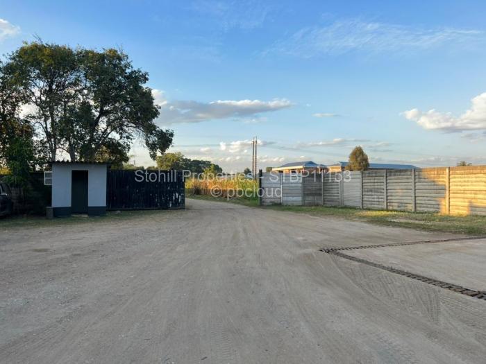 Commercial Stand to Rent in Waterfalls, Harare