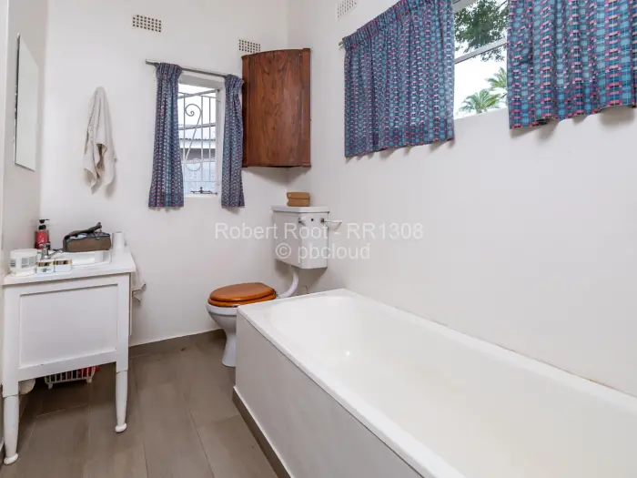 5 Bedroom House for Sale in Umwinsidale, Harare