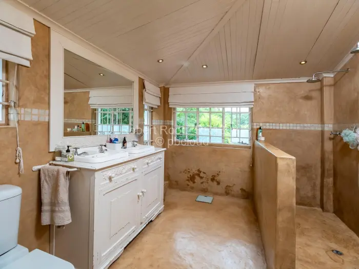 5 Bedroom House for Sale in Umwinsidale, Harare