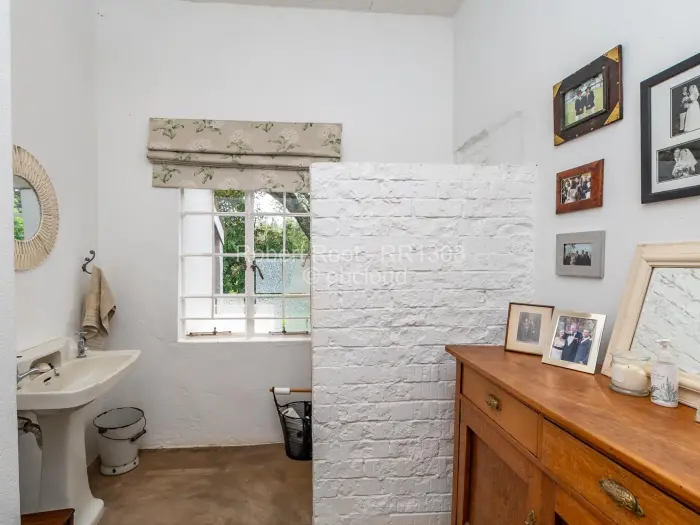 5 Bedroom House for Sale in Umwinsidale, Harare