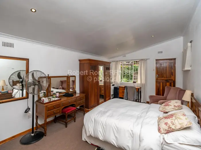 5 Bedroom House for Sale in Umwinsidale, Harare