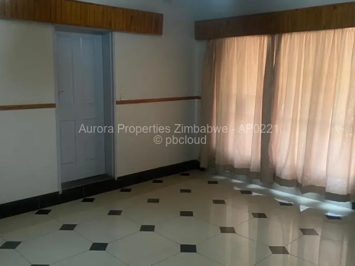 5 Bedroom House to Rent in Bluff Hill