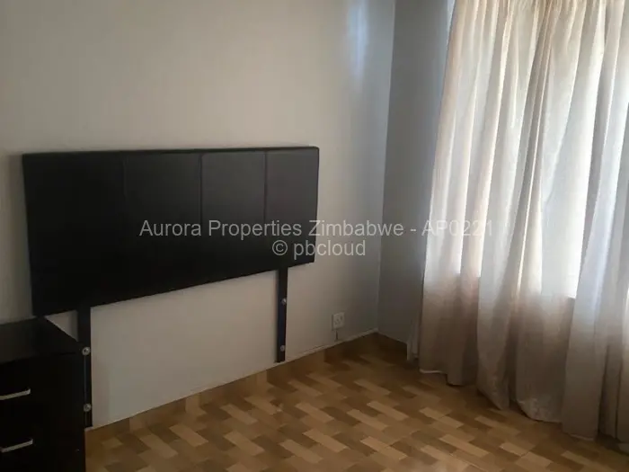 5 Bedroom House to Rent in Bluff Hill