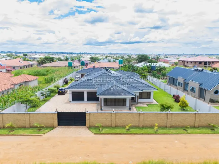 5 Bedroom House for Sale in Sandton Park, Harare