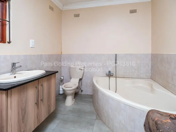 4 Bedroom House for Sale in Norton, Norton