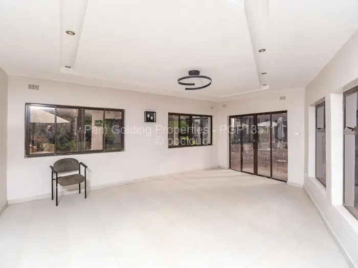 Retail/Shop to Rent in Groom Bridge