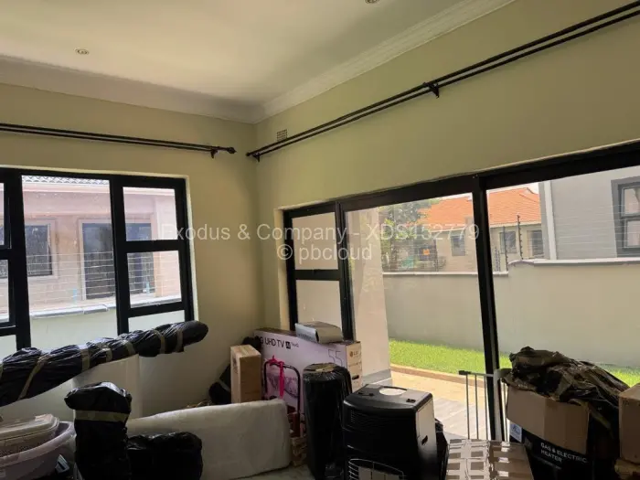 Flat/Apartment for Sale in Carrick Creagh Estate, Harare
