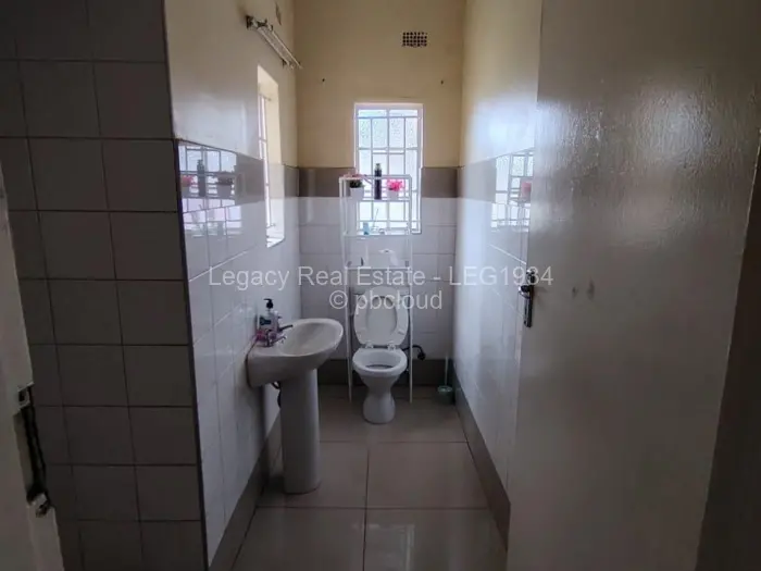 3 Bedroom House for Sale in Bluff Hill, Harare