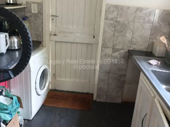 6 Bedroom House for Sale in Avondale, Harare