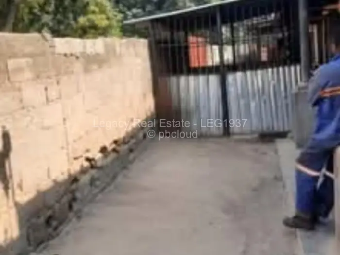 Retail/Shop for Sale in Chitungwiza, Chitungwiza