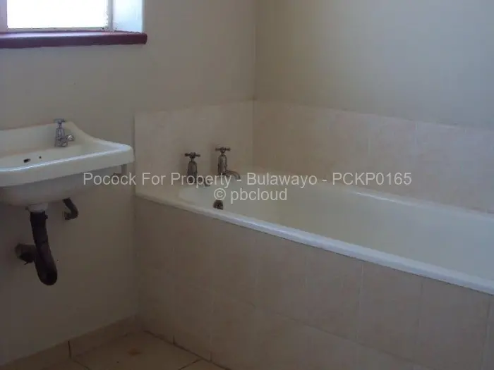 Flat/Apartment for Sale in Bulawayo City Centre, Bulawayo