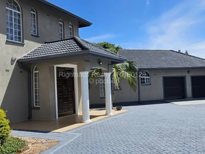 5 Bedroom House to Rent in Borrowdale, Harare