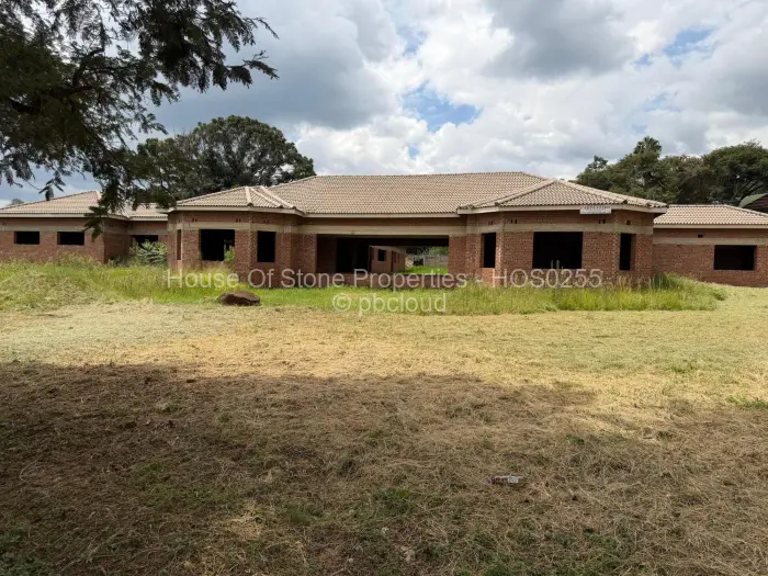 6 Bedroom House for Sale in Bluff Hill, Harare
