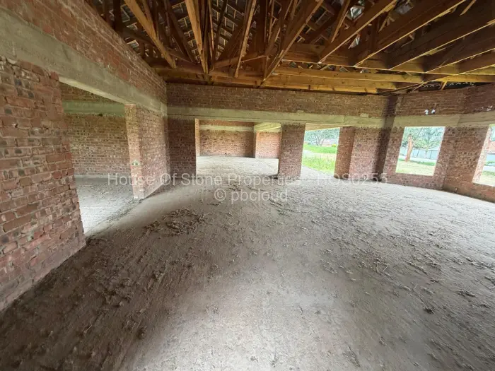 6 Bedroom House for Sale in Bluff Hill, Harare