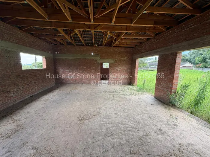 6 Bedroom House for Sale in Bluff Hill, Harare