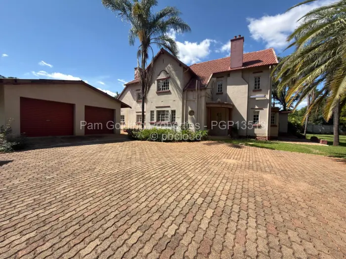 4 Bedroom House for Sale in Suburbs, Bulawayo