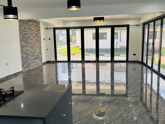 Townhouse/Cluster to Rent in Helensvale, Harare