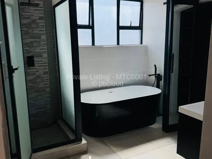 Townhouse/Cluster to Rent in Helensvale, Harare