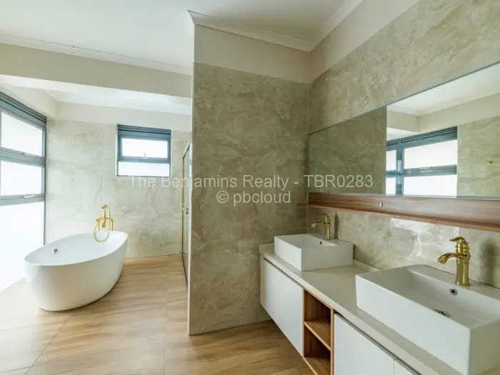 Townhouse/Cluster to Rent in Newlands