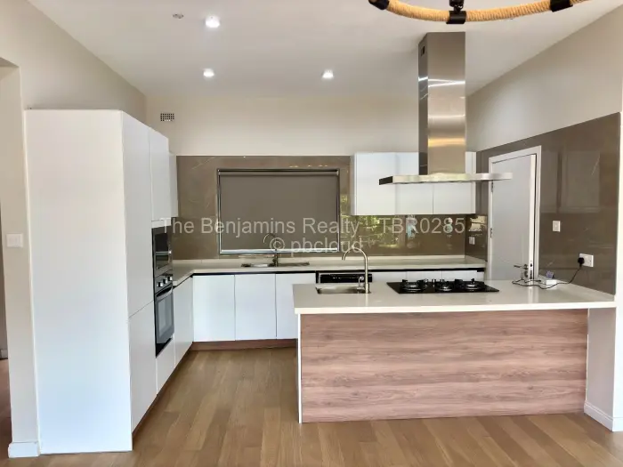 Townhouse/Cluster to Rent in Avondale, Harare