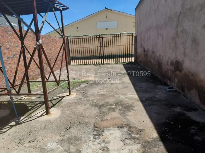 Retail/Shop to Rent in Chitungwiza, Chitungwiza