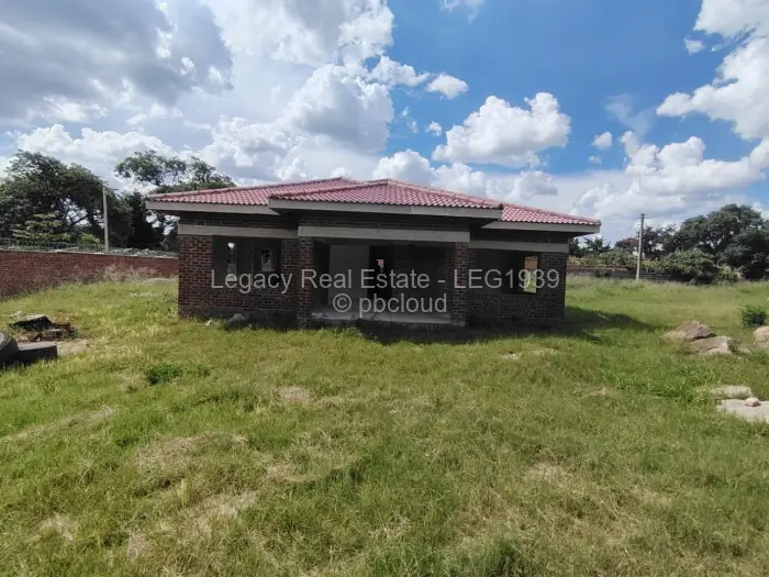 Townhouse/Cluster for Sale in Waterfalls, Harare