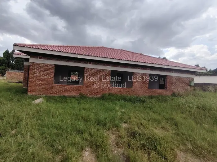 Townhouse/Cluster for Sale in Waterfalls, Harare