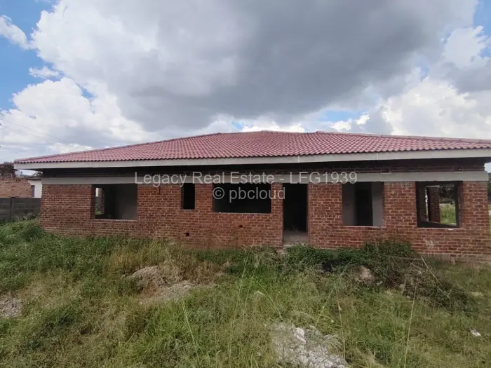 Townhouse/Cluster for Sale in Waterfalls, Harare