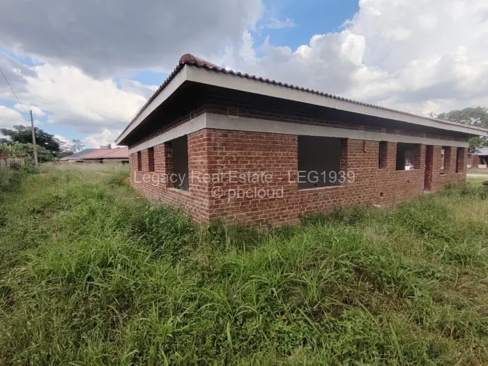 Townhouse/Cluster for Sale in Waterfalls, Harare