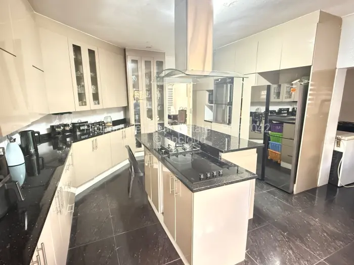 6 Bedroom House for Sale in Gletwin Park, Harare