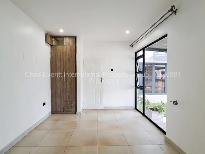 Townhouse/Cluster to Rent in Carrick Creagh Estate