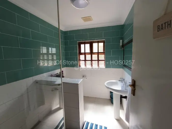 5 Bedroom House for Sale in Kambuzuma, Harare