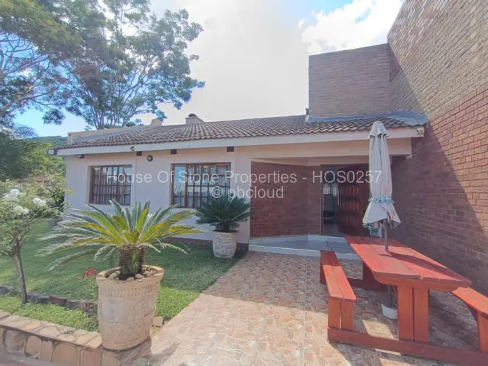 5 Bedroom House for Sale in Kambuzuma, Harare