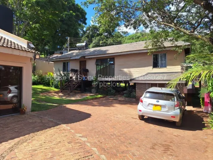 5 Bedroom House for Sale in Kambuzuma, Harare