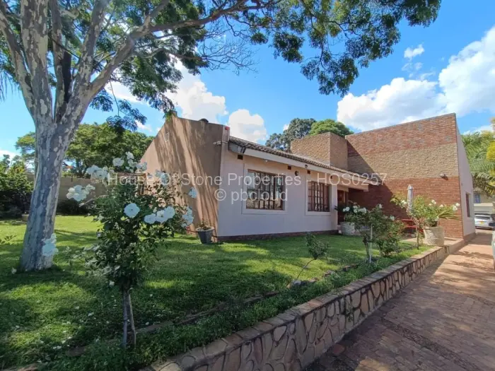 5 Bedroom House for Sale in Kambuzuma, Harare