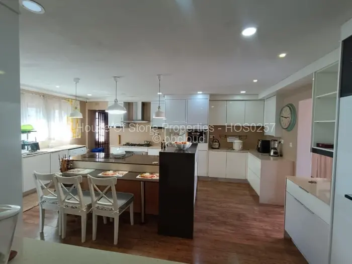 5 Bedroom House for Sale in Kambuzuma, Harare