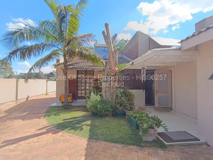 5 Bedroom House for Sale in Kambuzuma, Harare