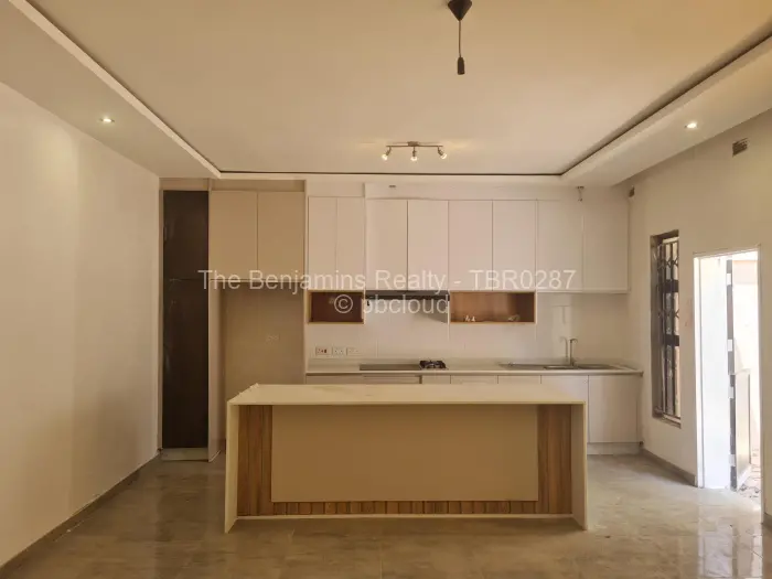 Townhouse/Cluster to Rent in Emerald Hill, Harare