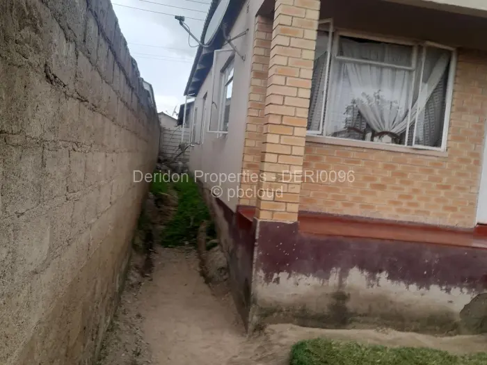 4 Bedroom House for Sale in St Marys, Chitungwiza