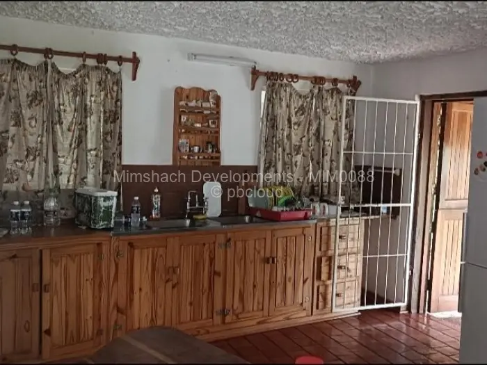 4 Bedroom House for Sale in Mazvikadei, Mazvikadei