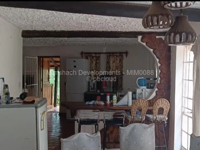 4 Bedroom House for Sale in Mazvikadei, Mazvikadei