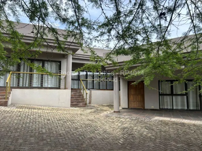 7 Bedroom House for Sale in Glen Lorne, Harare