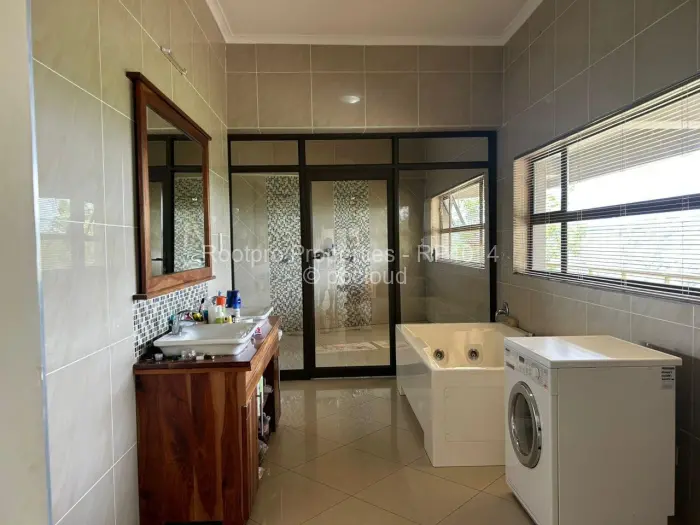 7 Bedroom House for Sale in Glen Lorne, Harare