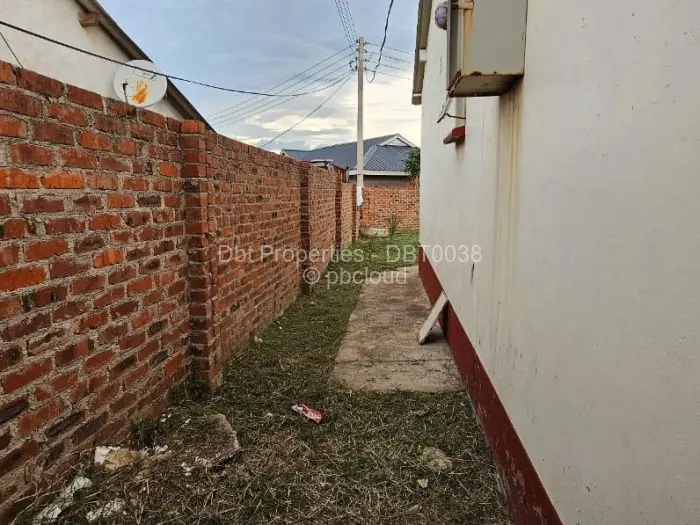 4 Bedroom House for Sale in Budiriro, Harare