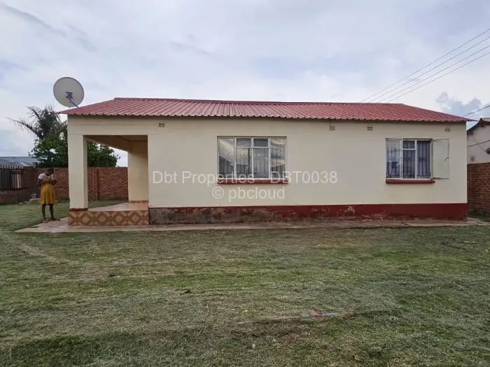 4 Bedroom House for Sale in Budiriro, Harare